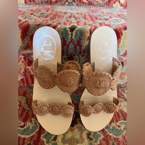 Jack Rogers Lauren II Sandal in Mocha. Size 5M - Picture 3 of 3